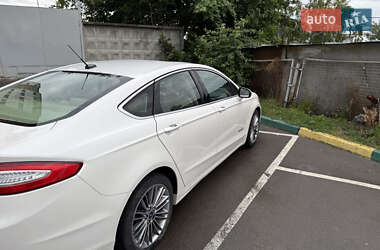 Седан Ford Fusion 2012 в 