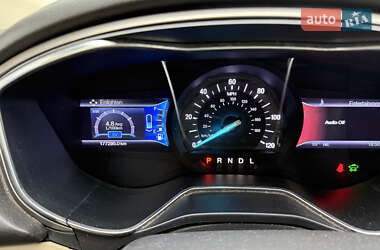 Седан Ford Fusion 2012 в 