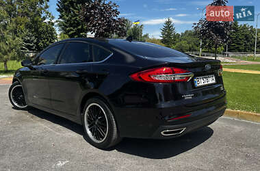 Седан Ford Fusion 2018 в 