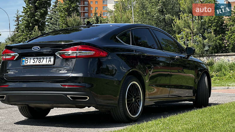 Седан Ford Fusion 2018 в Кременчуге
