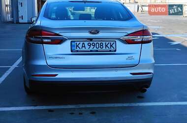 Седан Ford Fusion 2018 в 