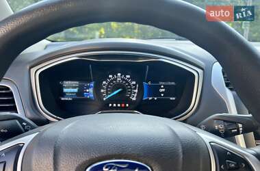 Седан Ford Fusion 2015 в 