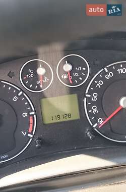 Хэтчбек Ford Fusion 2011 в 