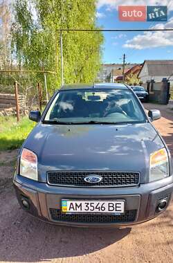Хэтчбек Ford Fusion 2011 в 
