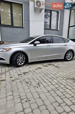 Седан Ford Fusion 2016 в 