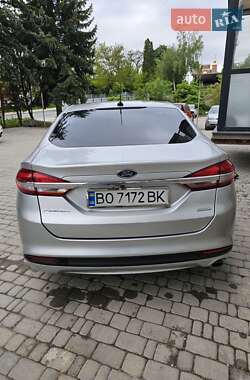 Седан Ford Fusion 2016 в 