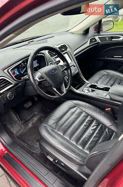 Седан Ford Fusion 2016 в 