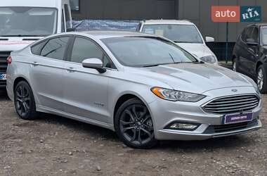 Седан Ford Fusion 2017 в 