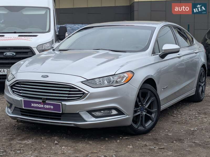 Седан Ford Fusion 2017 в 