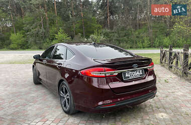 Седан Ford Fusion 2016 в 