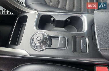 Седан Ford Fusion 2016 в 