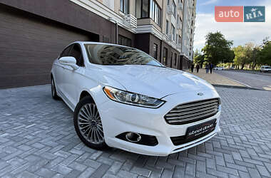 Седан Ford Fusion 2015 в 