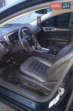 Седан Ford Fusion 2013 в Жовкве