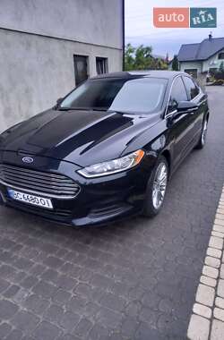 Седан Ford Fusion 2013 в Жовкві