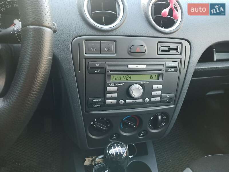 Хэтчбек Ford Fusion 2005 в Галиче