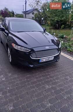 Седан Ford Fusion 2013 в Жовкве
