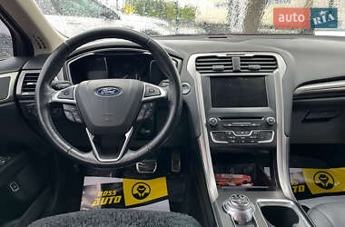 Седан Ford Fusion 2018 в 