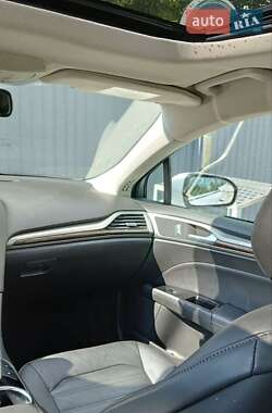 Седан Ford Fusion 2013 в 