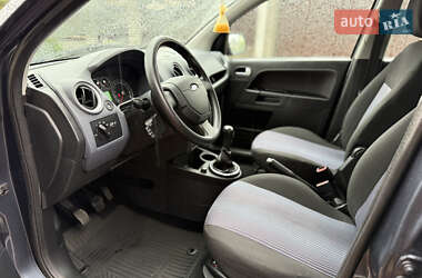 Хэтчбек Ford Fusion 2010 в 
