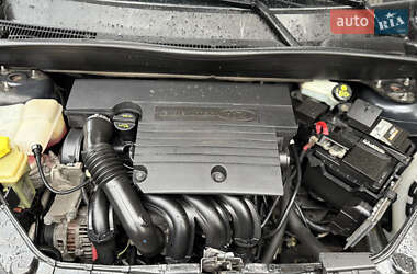 Хэтчбек Ford Fusion 2010 в 