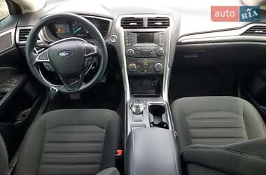 Седан Ford Fusion 2017 в 