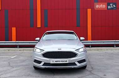 Седан Ford Fusion 2017 в 