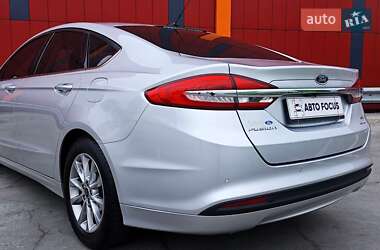 Седан Ford Fusion 2017 в 