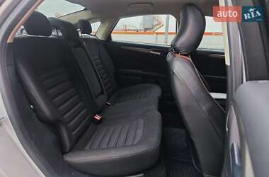 Седан Ford Fusion 2017 в 
