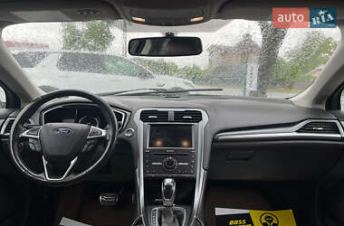 Седан Ford Fusion 2015 в 
