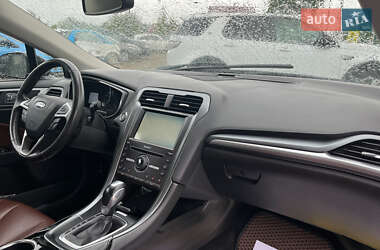 Седан Ford Fusion 2015 в 