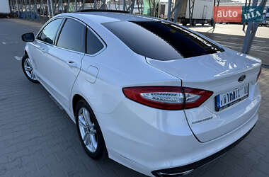 Седан Ford Fusion 2015 в 