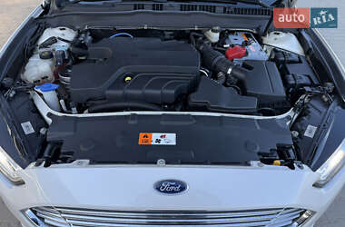 Седан Ford Fusion 2015 в 