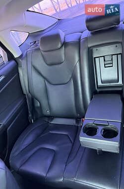 Седан Ford Fusion 2015 в 