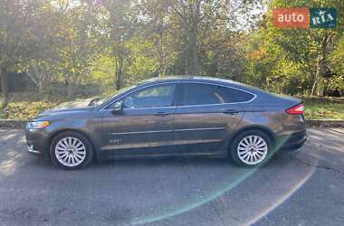 Седан Ford Fusion 2015 в Калуше