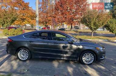 Седан Ford Fusion 2015 в 