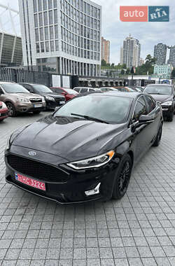 Седан Ford Fusion 2020 в 