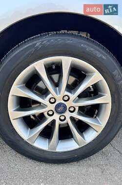 Седан Ford Fusion 2017 в 