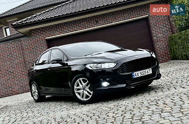 Седан Ford Fusion 2013 в 