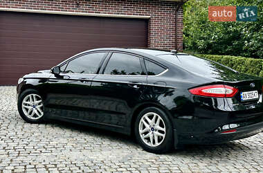 Седан Ford Fusion 2013 в 