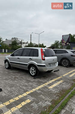 Хэтчбек Ford Fusion 2008 в 