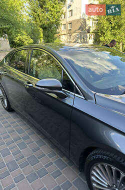 Седан Ford Fusion 2015 в 