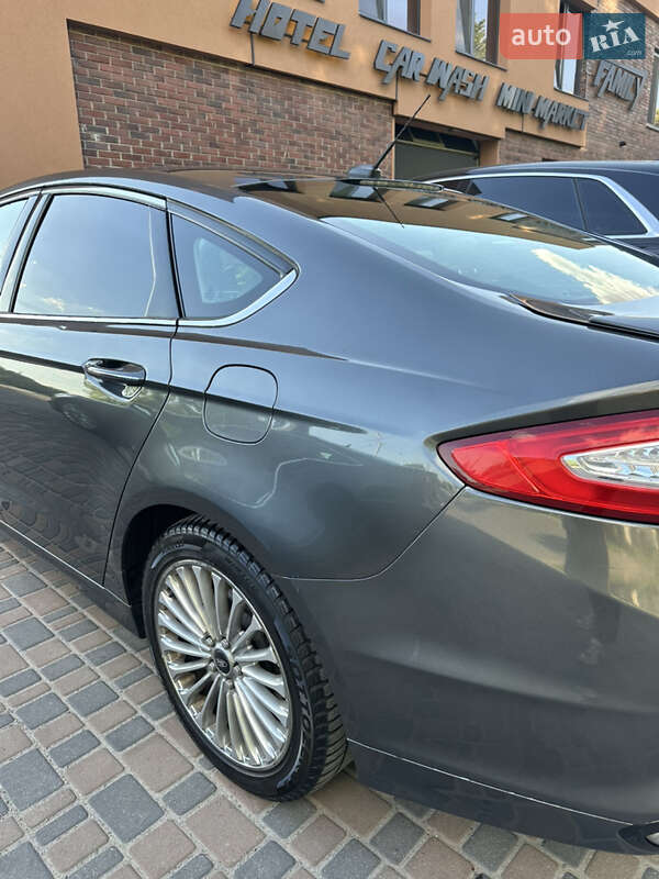 Седан Ford Fusion 2015 в Новомосковську
