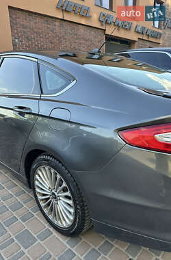 Седан Ford Fusion 2015 в 