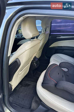 Седан Ford Fusion 2015 в 
