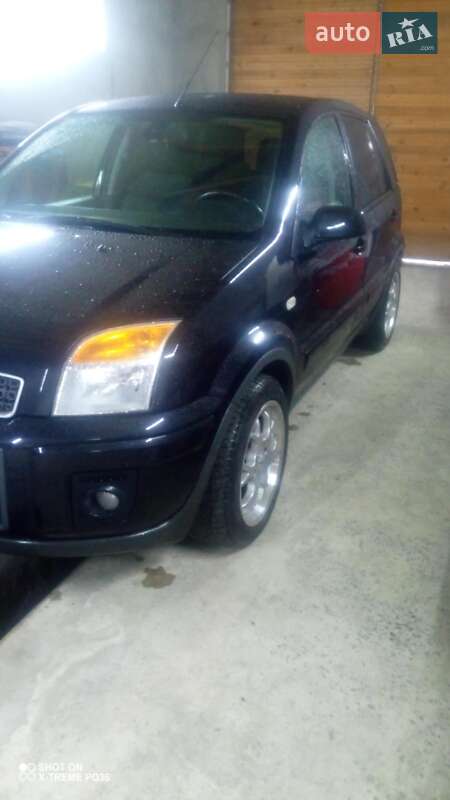 Хэтчбек Ford Fusion 2008 в Звягеле