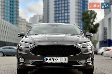 Седан Ford Fusion 2019 в 