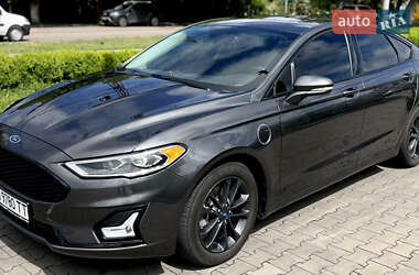 Седан Ford Fusion 2019 в 