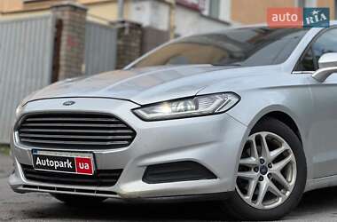 Седан Ford Fusion 2015 в 