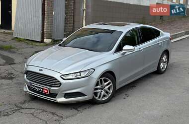 Седан Ford Fusion 2015 в 