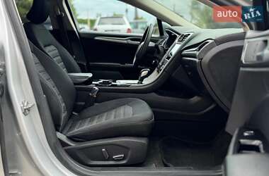 Седан Ford Fusion 2015 в 